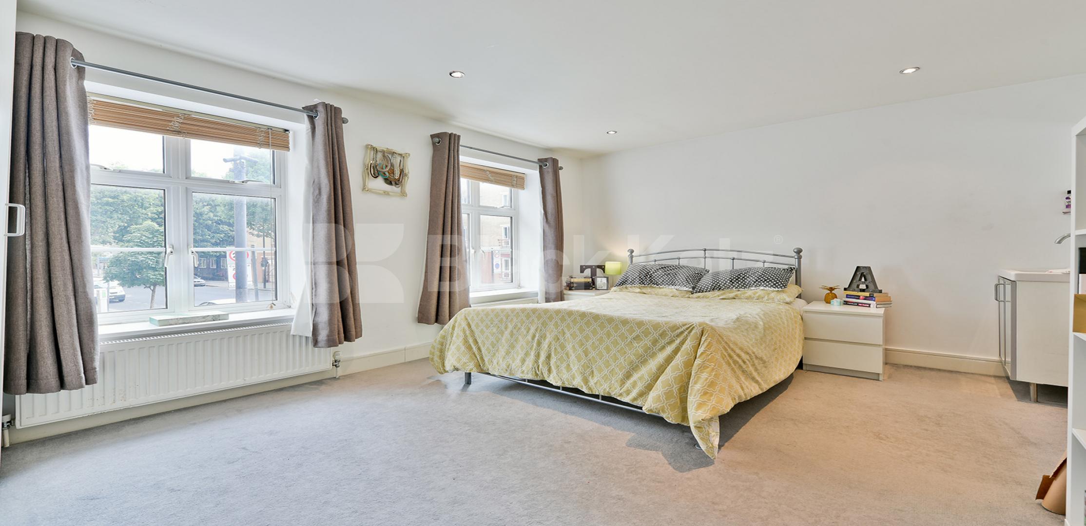 By the corner of the ever fashionable Bermondsey Street + gorgeous roof terrace  Decima Street , London Bridge 